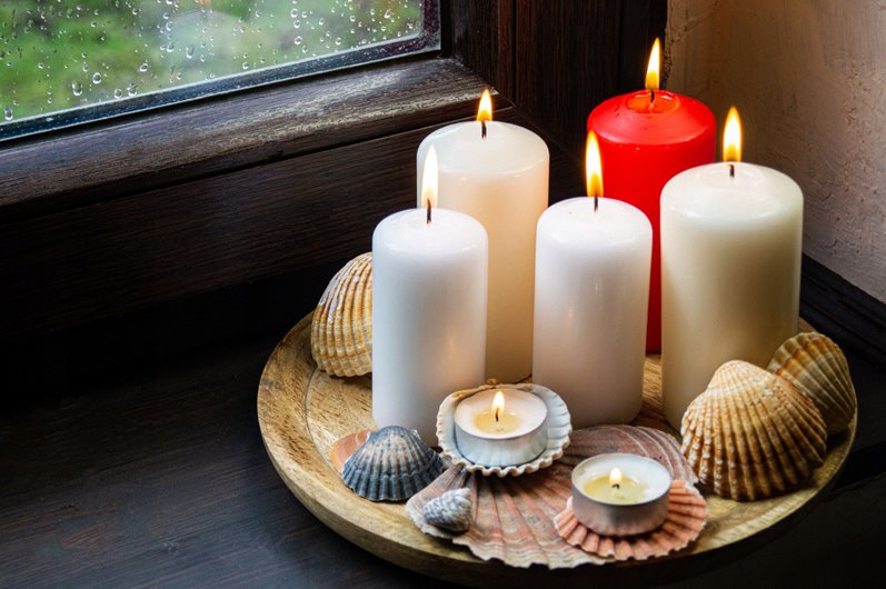 Świeca parafinowa ecru Bezzapachowa Aura Bispol 80/200