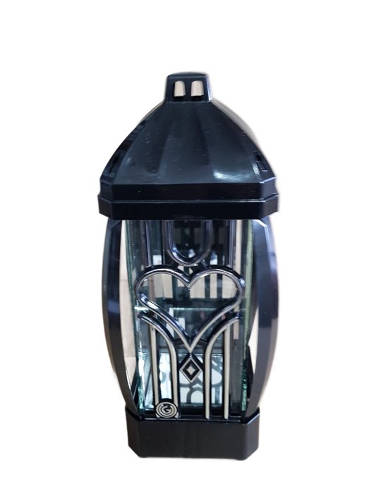 Kapliczka nowoczesna ze srebrnym sercem