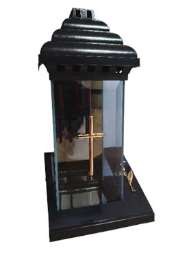 ZNICZ SZKLANY KAPLICZKA KWADRAT CZARNA Z ZŁOTYM KRZYŻM I KALIĄ WYSOKOŚĆ 32 CM